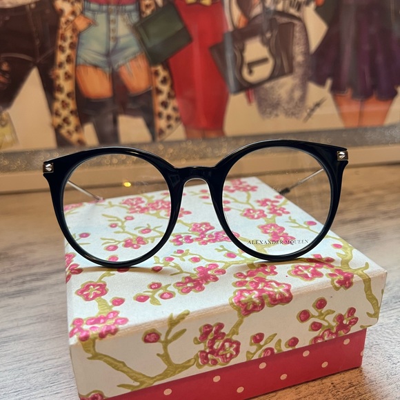 JUST TODAY💐ALEXANDER MCQUEEN unixes round eyeglasses ✨❤️ - Picture 7 of 15